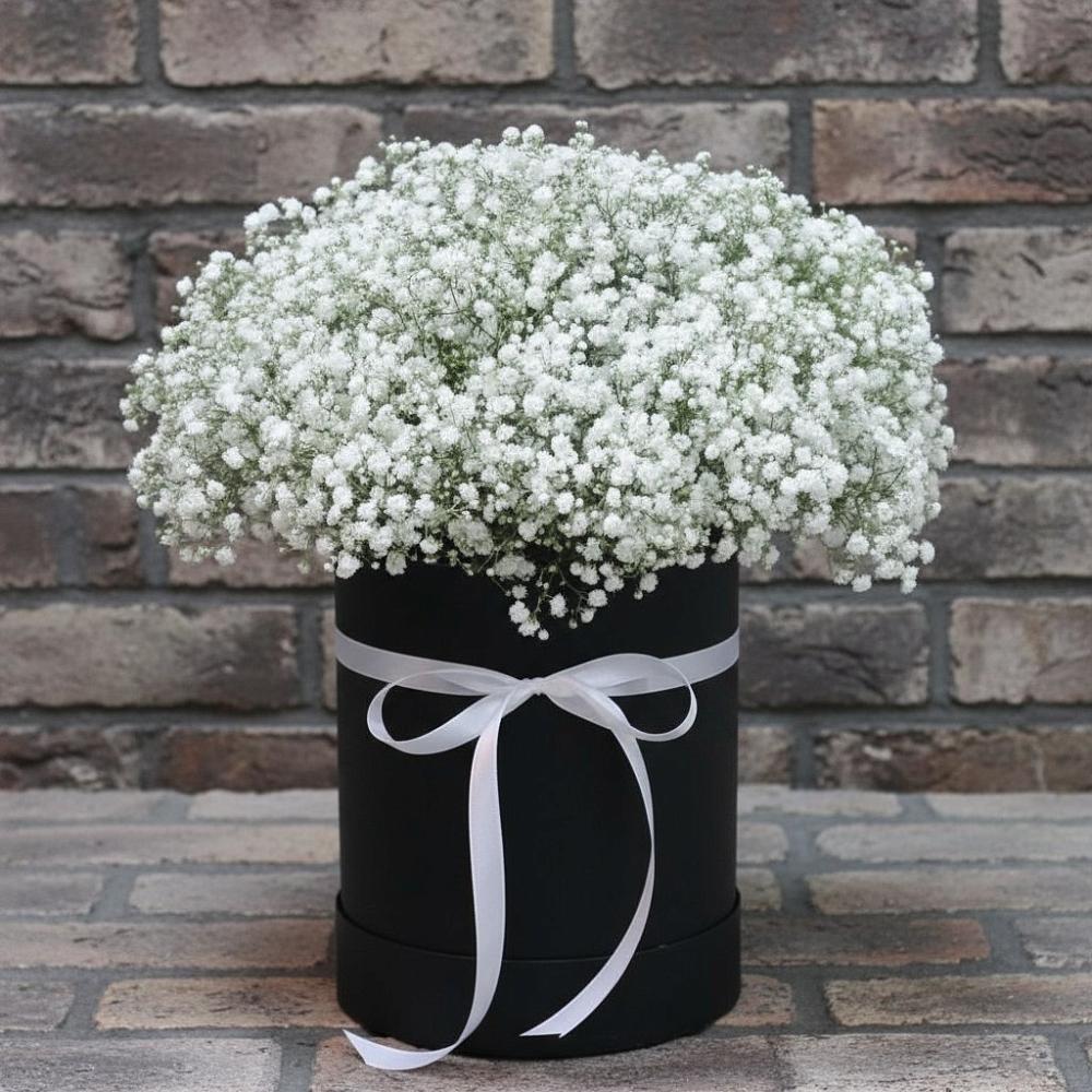 Цветочная композиция из Гипсофила в шляпной коробке в Константиново Сергиево-Посадского района