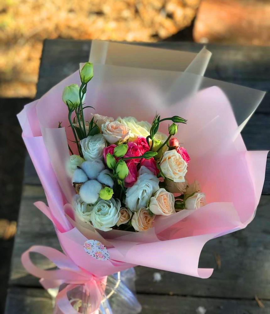 Букет цветов из: Розы и Лизиантусы в Константиново Сергиево-Посадского района