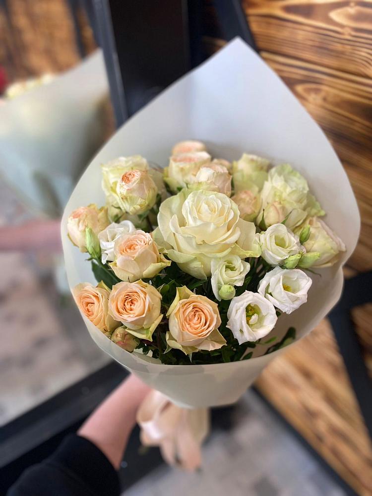 Букет цветов из: Розы и Лизиантусы в Константиново Сергиево-Посадского района